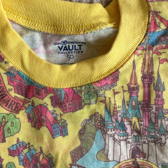 Disney World Vault Jersey Spirit - Picture 3 of 7